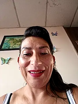 Lucia Rios online show from 7, 5, 2026