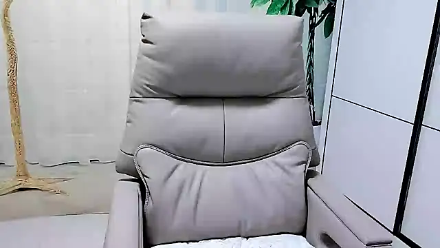 Naomi NN online show from 4, 8, 2026