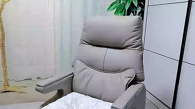 Naomi NN online show from 5, 8, 2026