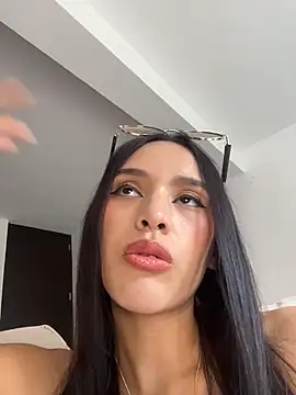 Mia-villalobos online show from 11, 3, 2026