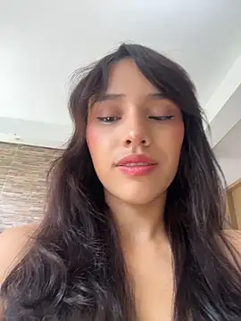 Mia-villalobos online show from 3, 5, 2026