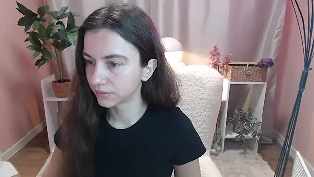 Snapshot of MistyBree chatting on 8, 3, 2026 MistyBree online show from 8, 3, 2026