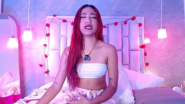 Snapshot of Bella-Sanders chatting on 17, 3, 2026 Bella-Sanders online show from 17, 3, 2026