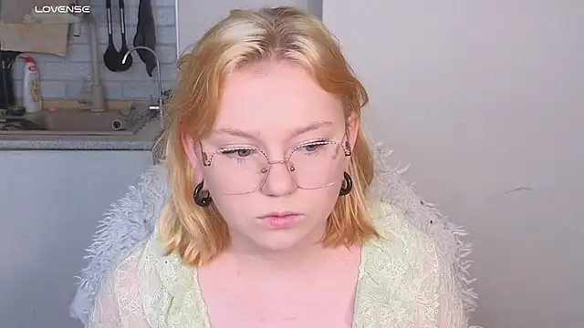 Snapshot of soft_focus chatting on 6, 6, 2026 soft focus online show from 6, 6, 2026