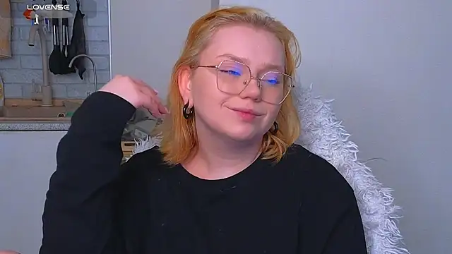 Snapshot of soft_focus chatting on 9, 6, 2026 soft focus online show from 9, 6, 2026