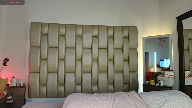 Snapshot of ZoeBarlove chatting on 14, 3, 2026 ZoeBarlove online show from 14, 3, 2026