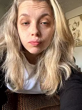 Snapshot of imkhloe chatting on 9, 3, 2026 imkhloe online show from 9, 3, 2026