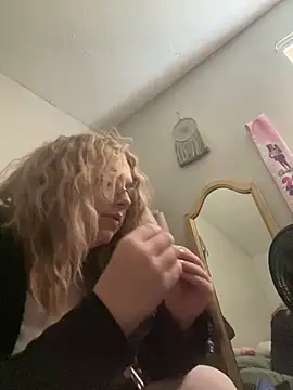 Snapshot of imkhloe chatting on 16, 3, 2026 imkhloe online show from 16, 3, 2026