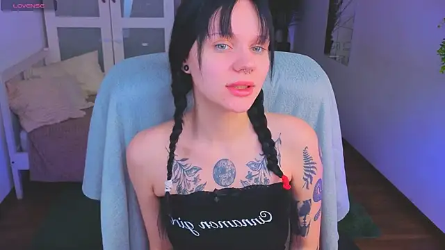kittenlolla online show from 10, 5, 2026