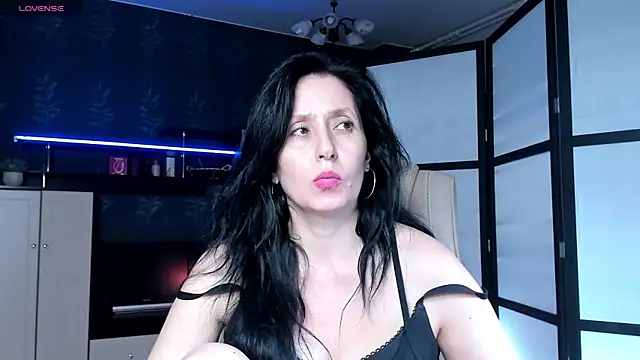 Lucky Milf online show from 7, 7, 2026
