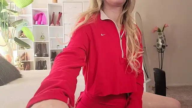 polly peach online show from 4, 3, 2026