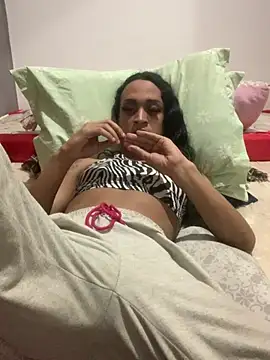 YasmimMayers online show from 30, 7, 2026