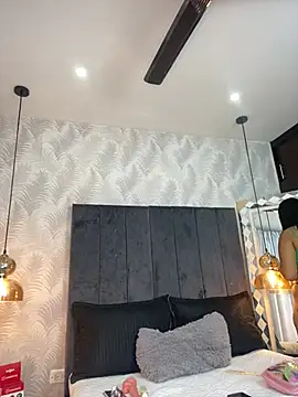 Zarahoneey  online show from 21, 3, 2026