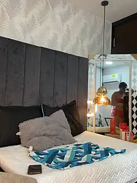 Zarahoneey  online show from 23, 3, 2026