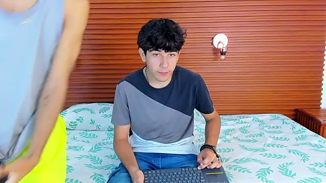 Snapshot of peakk_twiinns chatting on 20, 3, 2026 peakk twiinns online show from 20, 3, 2026