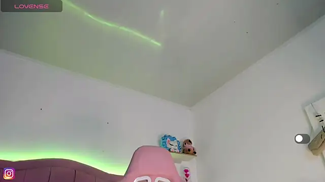 Zoe Luxxe  online show from 20, 6, 2026