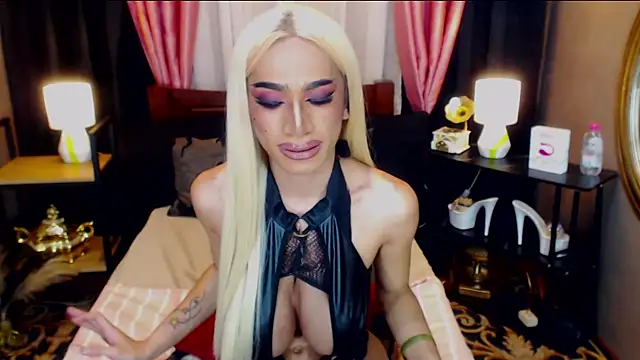 Snapshot of KieraLee chatting on 24, 5, 2026 KieraLee online show from 24, 5, 2026