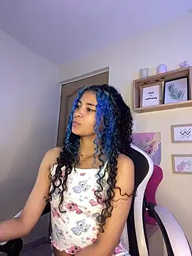 Franchezcaa  online show from 25, 7, 2026