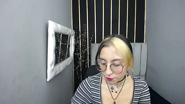 moon shut online show from 13, 3, 2026