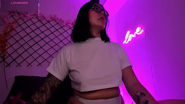 Snapshot of lola_xxperience chatting on 18, 3, 2026 lola xxperience online show from 18, 3, 2026