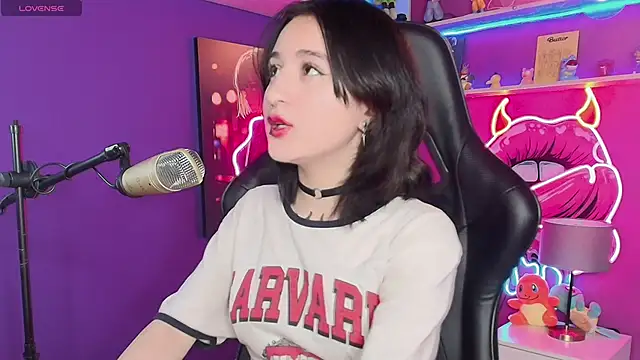 Velvet C4k3 online show from 9, 3, 2026