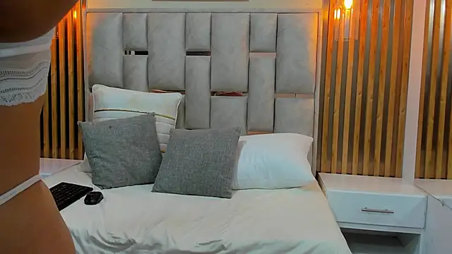 Ammber lennox online show from 17, 3, 2026