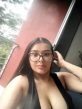 pregnant kitten01 online show from 4, 3, 2026