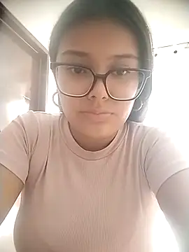 pregnant kitten01 online show from 9, 3, 2026