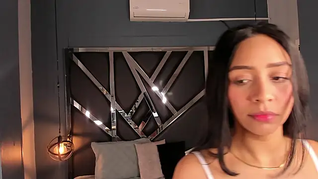 Esmeralda  18 online show from 16, 3, 2026