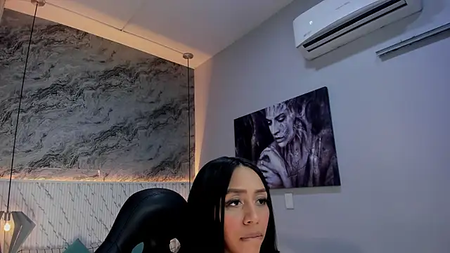 Esmeralda  18 online show from 30, 4, 2026