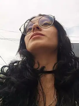 Snapshot of Naomimolie chatting on 12, 3, 2026 Naomimolie online show from 12, 3, 2026