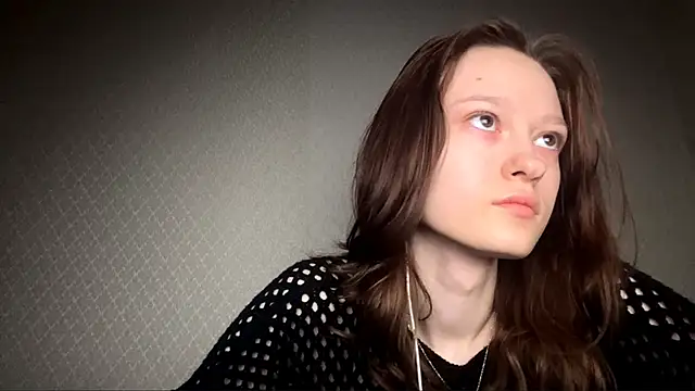 Snapshot of HousedMud chatting on 3, 3, 2026 HousedMud online show from 3, 3, 2026