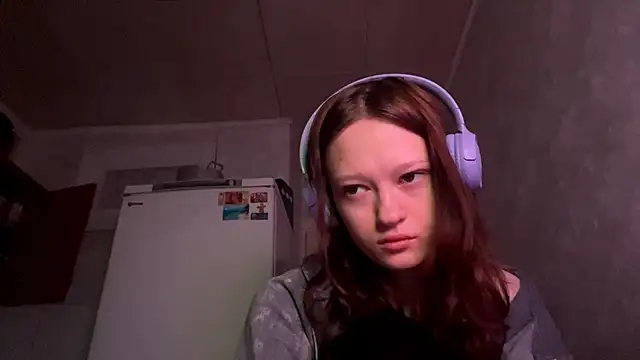 Snapshot of HousedMud chatting on 10, 3, 2026 HousedMud online show from 10, 3, 2026