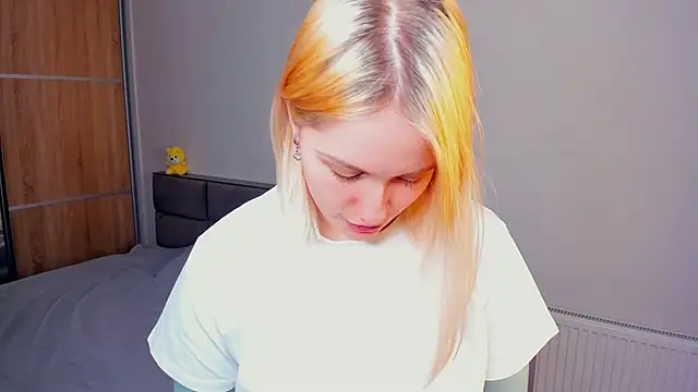 Snapshot of AveIinaStromain chatting on 16, 3, 2026 AveIinaStromain online show from 16, 3, 2026