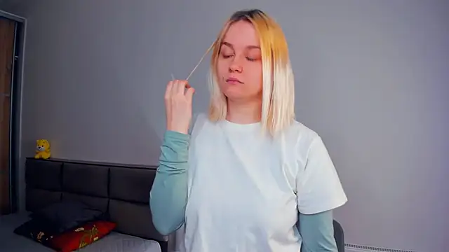 Snapshot of AveIinaStromain chatting on 21, 3, 2026 AveIinaStromain online show from 21, 3, 2026