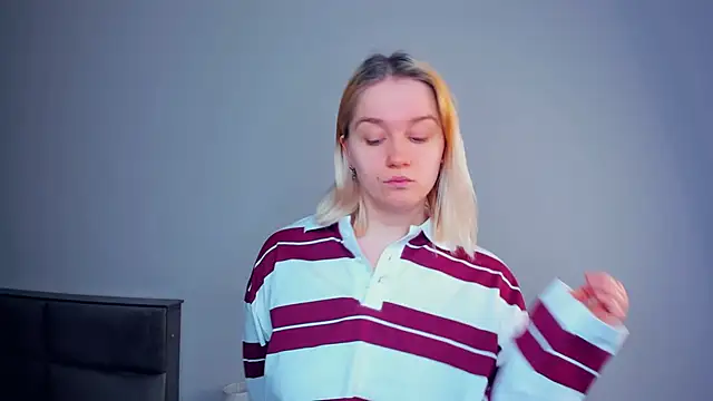 Snapshot of AveIinaStromain chatting on 22, 3, 2026 AveIinaStromain online show from 22, 3, 2026