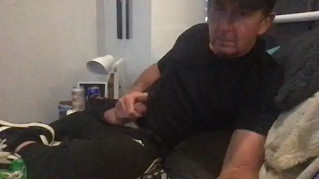 Snapshot of MrBombasticxxx chatting on 4, 3, 2026 MrBombasticxxx online show from 4, 3, 2026