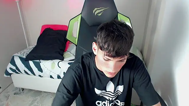 Snapshot of Pablito_junior chatting on 8, 3, 2026 Pablito junior online show from 8, 3, 2026