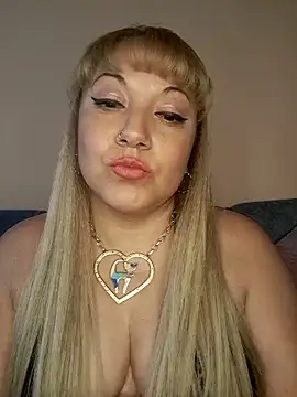 Snapshot of salma_1998 chatting on 5, 3, 2026 salma 1998 online show from 5, 3, 2026