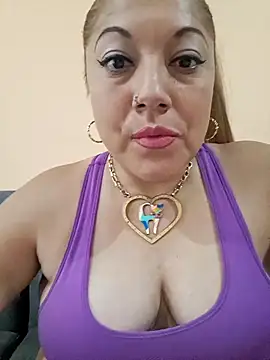 Snapshot of salma_1998 chatting on 18, 3, 2026 salma 1998 online show from 18, 3, 2026