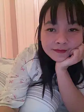 Snapshot of Little_Muse78 chatting on 6, 5, 2026 Little Muse78 online show from 6, 5, 2026
