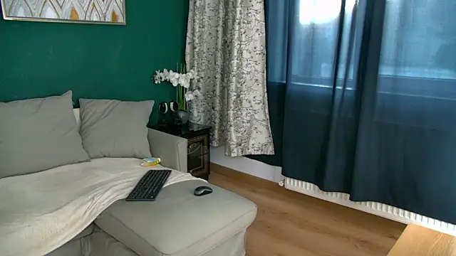 SkinnyNatty online show from 30, 7, 2026