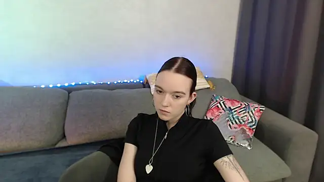 SunyLily online show from 3, 5, 2026