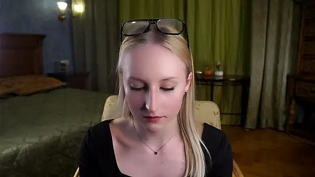 Snapshot of CatarinaGulla chatting on 11, 3, 2026 CatarinaGulla online show from 11, 3, 2026