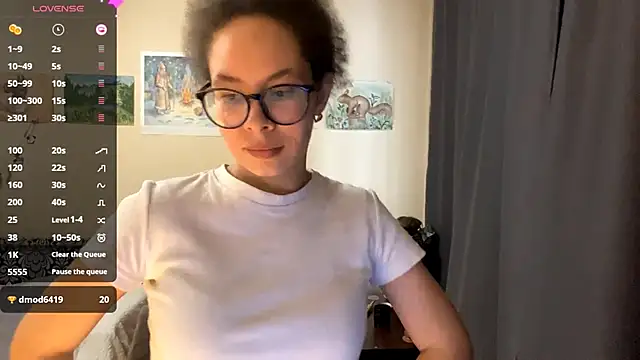 Snapshot of Selena_blom chatting on 19, 3, 2026 Selena blom online show from 19, 3, 2026