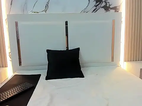 AmberHotL online show from 18, 3, 2026