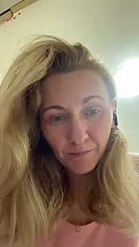 Snapshot of Secret_Ladyx chatting on 10, 5, 2026 Secret Ladyx online show from 10, 5, 2026
