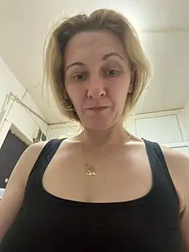 Snapshot of Secret_Ladyx chatting on 26, 5, 2026 Secret Ladyx online show from 26, 5, 2026