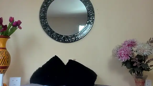 Maye Milf  online show from 4, 3, 2026