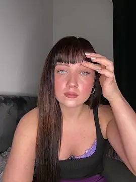 SweetJules18 online show from 9, 3, 2026